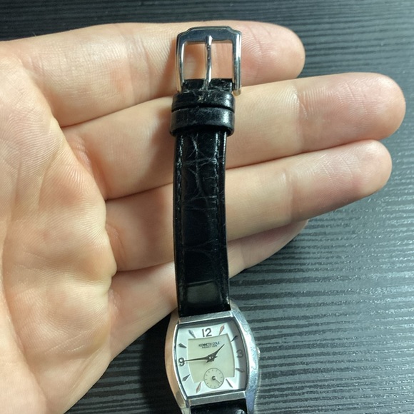 Rare Kenneth Cole reaction kc2386 mother of pearls watch - Picture 3 of 9